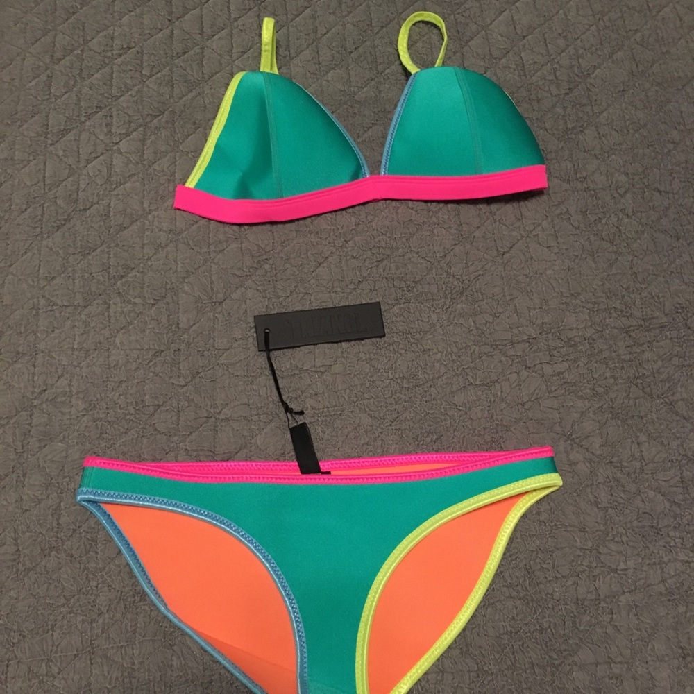 Triangl Bikinis with original bags (2)